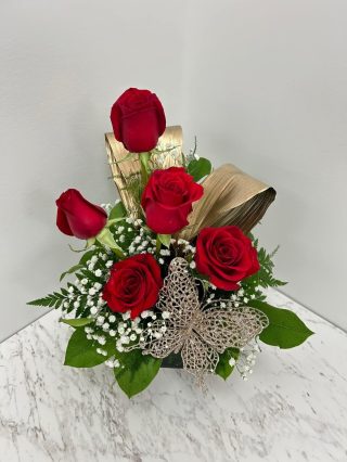 Arrangement Rose Baby's Breath Red White Bold